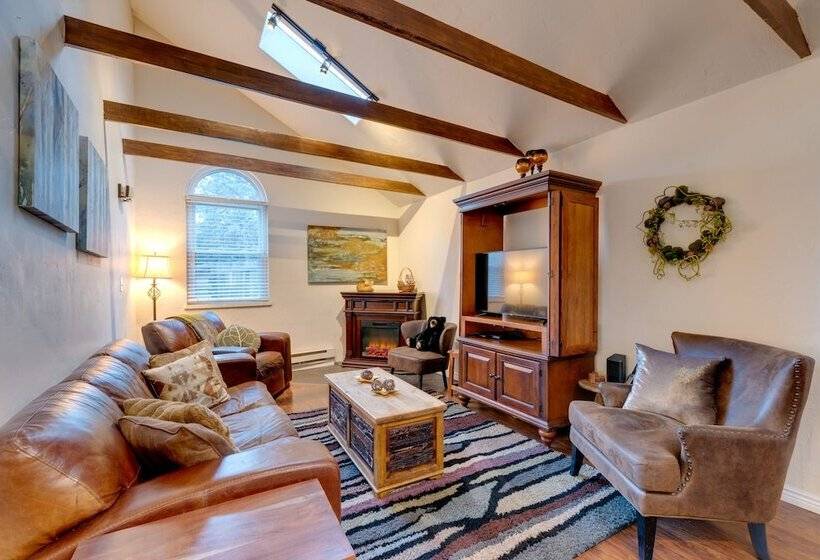 Rustic Log Cabin W/ Studio ~ 5 Mi To Pikes Peak!