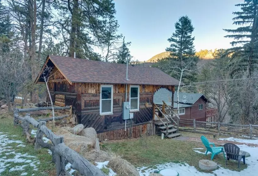 Rustic Log Cabin W/ Studio ~ 5 Mi To Pikes Peak!