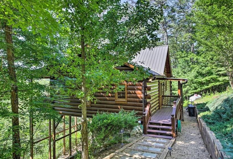 Secluded Blue Ridge Cabin: Walk To Trails!