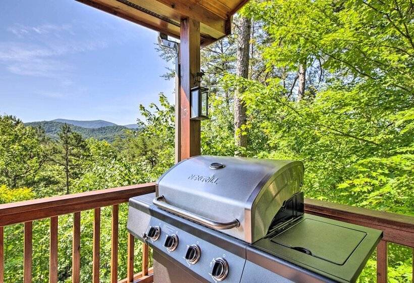 Secluded Blue Ridge Cabin: Walk To Trails!