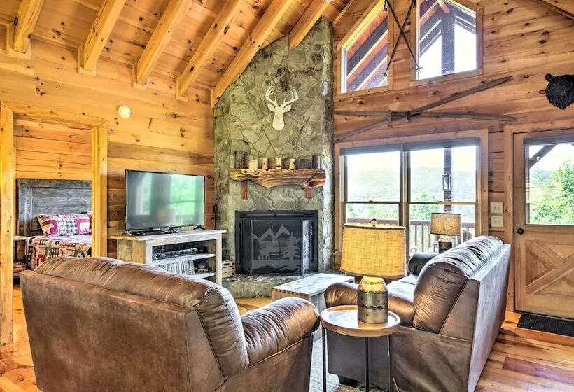 Secluded Blue Ridge Cabin: Walk To Trails!