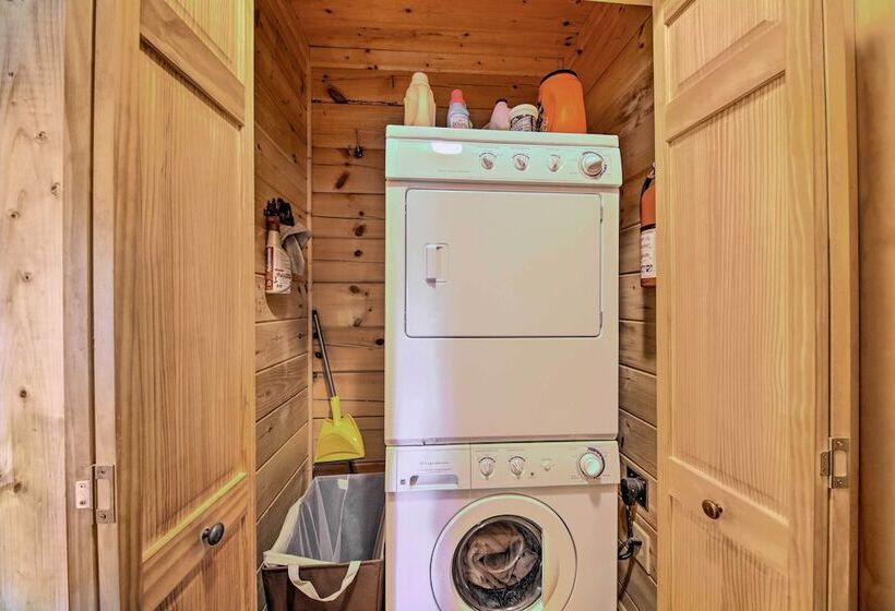 Secluded Blue Ridge Cabin: Walk To Trails!