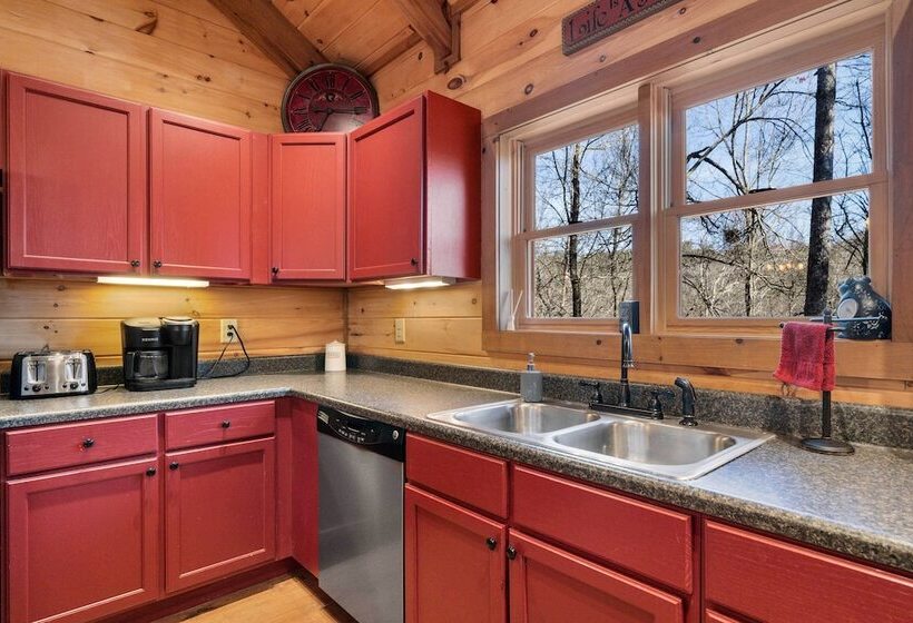 Secluded Blue Ridge Mtn Retreat W/ Indoor Hot Tub