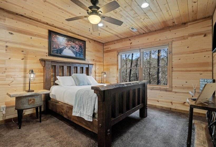 Secluded Blue Ridge Mtn Retreat W/ Indoor Hot Tub