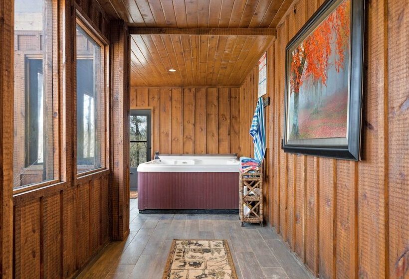 Secluded Blue Ridge Mtn Retreat W/ Indoor Hot Tub