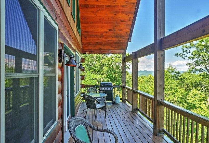 Secluded Morganton Cabin W/ Wooded Views & Hot Tub