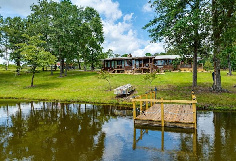 Spacious Buena Vista Cabin W/ Lake Views & Deck