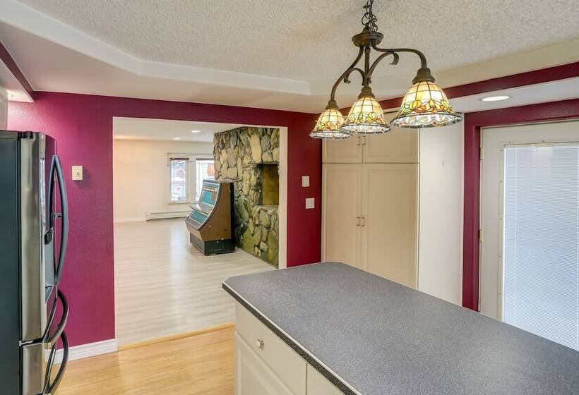 Spacious Fairbanks Home W/ Fireplaces!