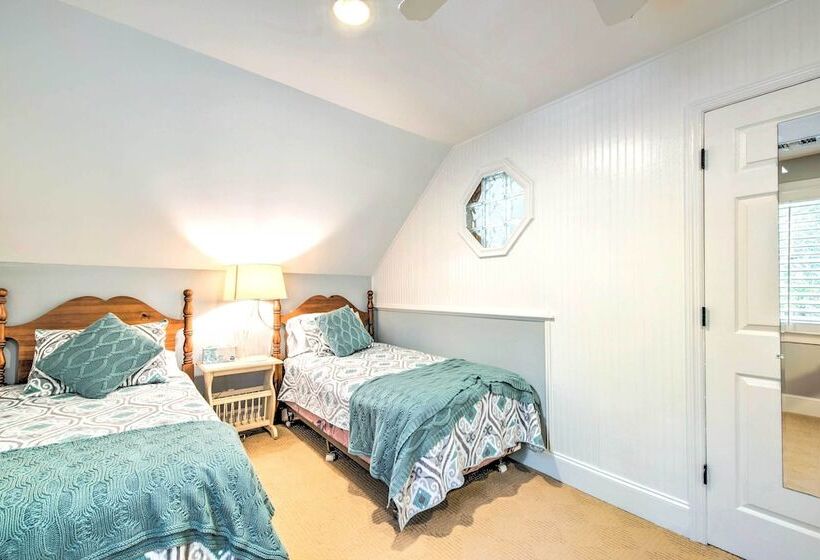 Stunning Lake Oconee Retreat W/ Pool Access!