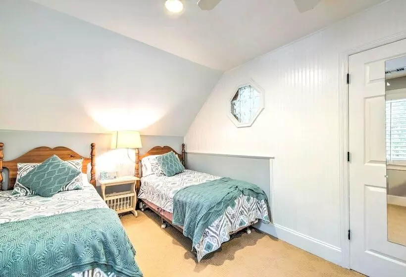 Stunning Lake Oconee Retreat W/ Pool Access!