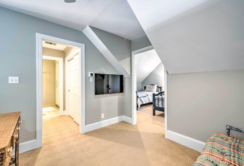 Stunning Lake Oconee Retreat W/ Pool Access!