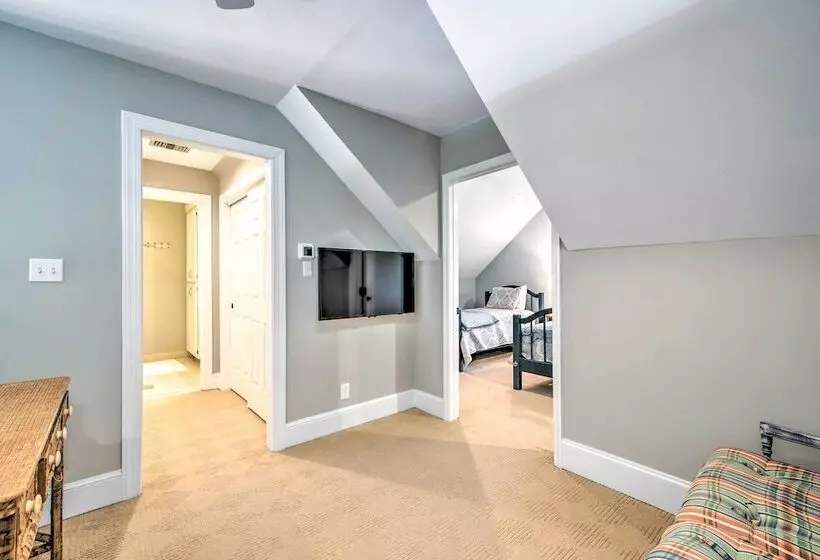 Stunning Lake Oconee Retreat W/ Pool Access!