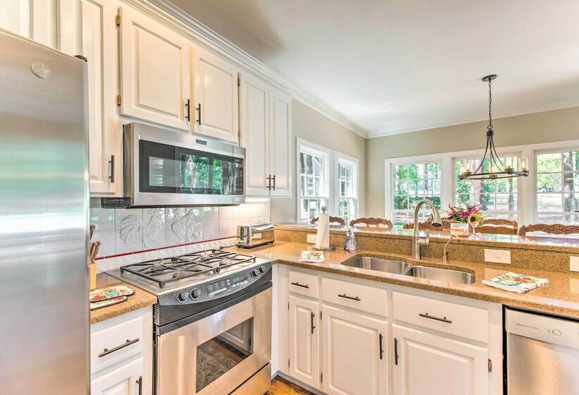 Stunning Lake Oconee Retreat W/ Pool Access!