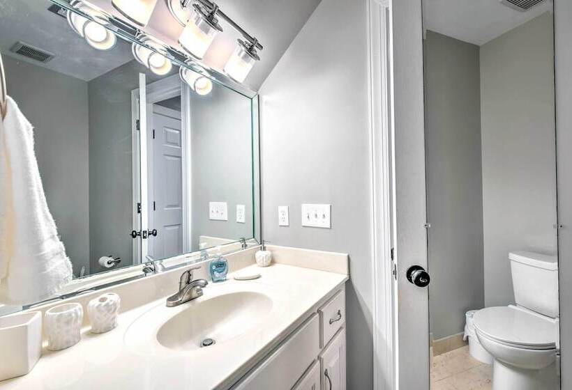 Stunning Lake Oconee Retreat W/ Pool Access!