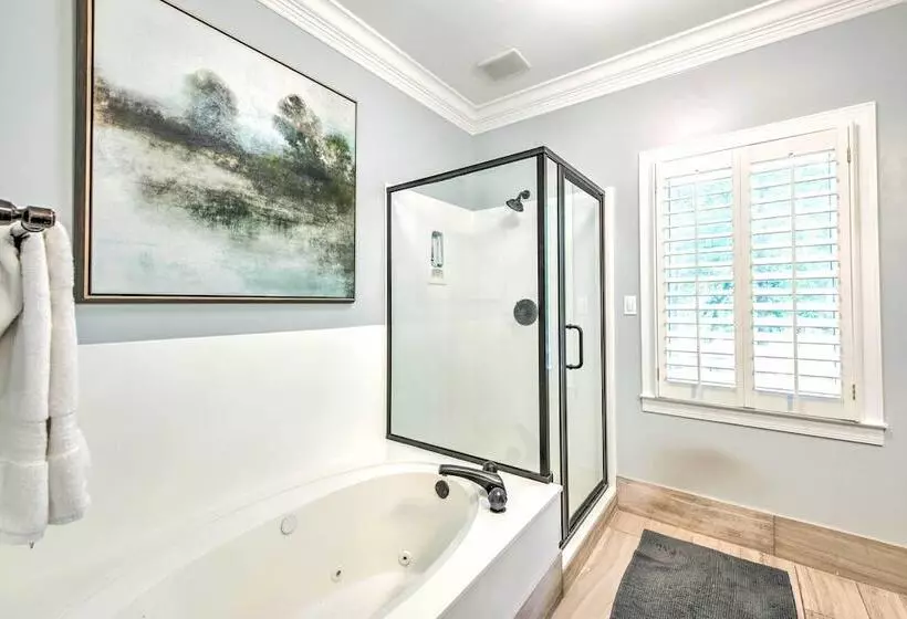 Stunning Lake Oconee Retreat W/ Pool Access!