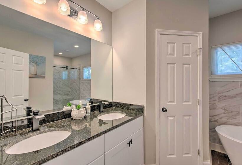 Stylish College Park Home W/ Private Garden!