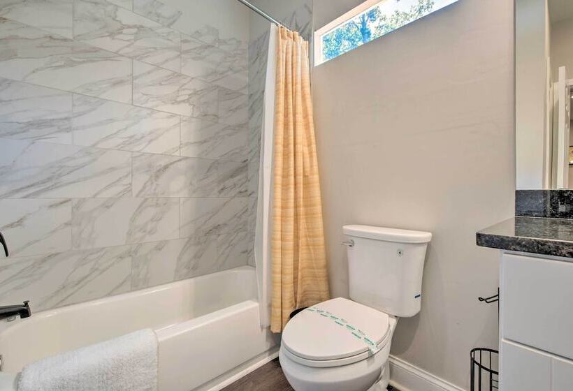 Stylish College Park Home W/ Private Garden!