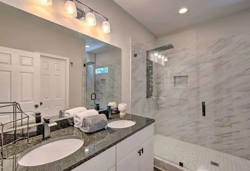 Stylish College Park Home W/ Private Garden!