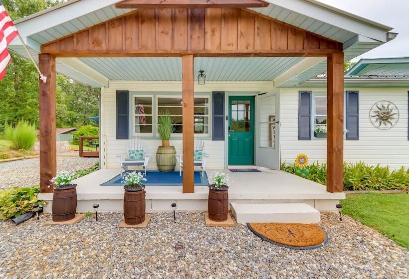 The Sunrise Cottage W/ Hot Tub, 3 Mi To Downtown