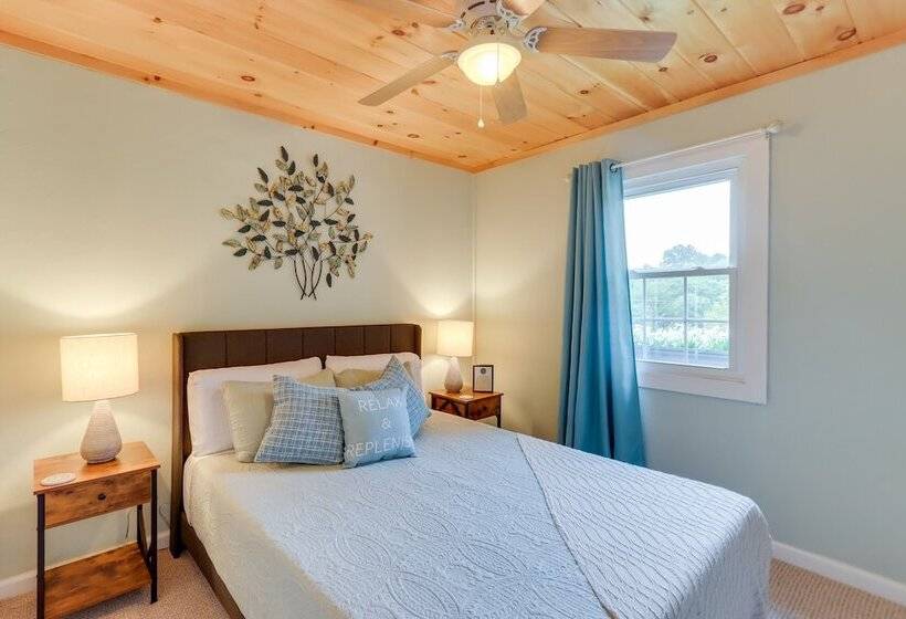 The Sunrise Cottage W/ Hot Tub, 3 Mi To Downtown