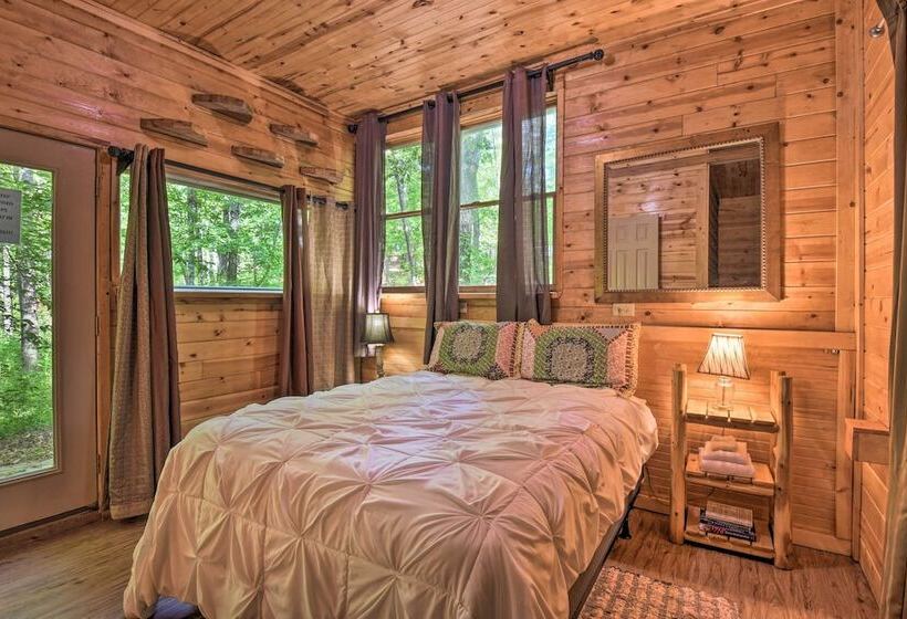 The Wishing Well Cabin W/ Pool Table & Firepit!