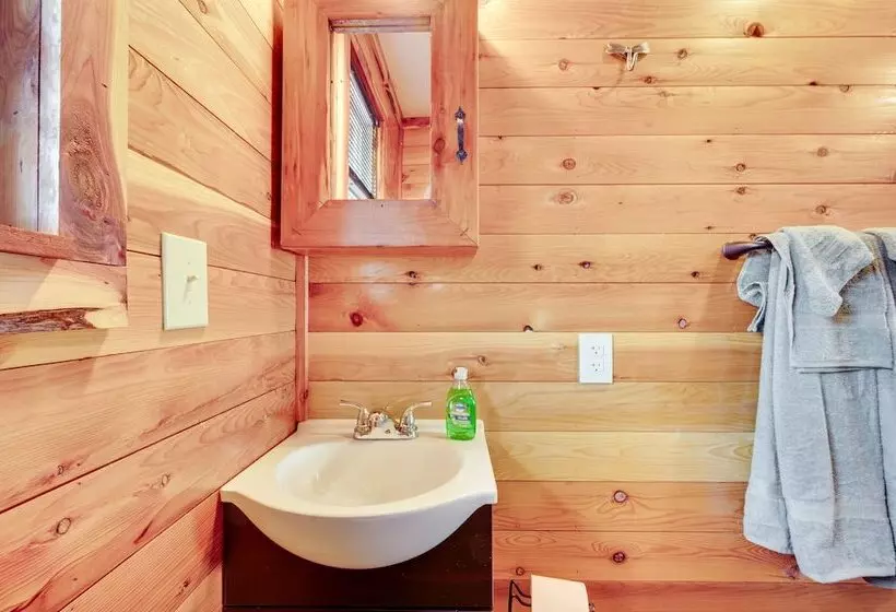 Troy Cabin W/ River Access: Fish, Kayak & More!