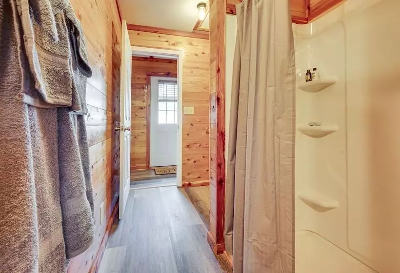 Troy Cabin W/ River Access: Fish, Kayak & More!