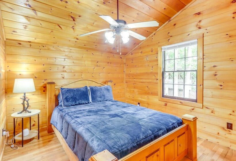 Wooded Blue Ridge Cabin: 2 Decks, Fire Pit!