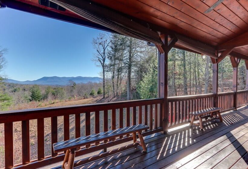 Ellijay Hideaway W/ Hot Tub, Views & Game Room!