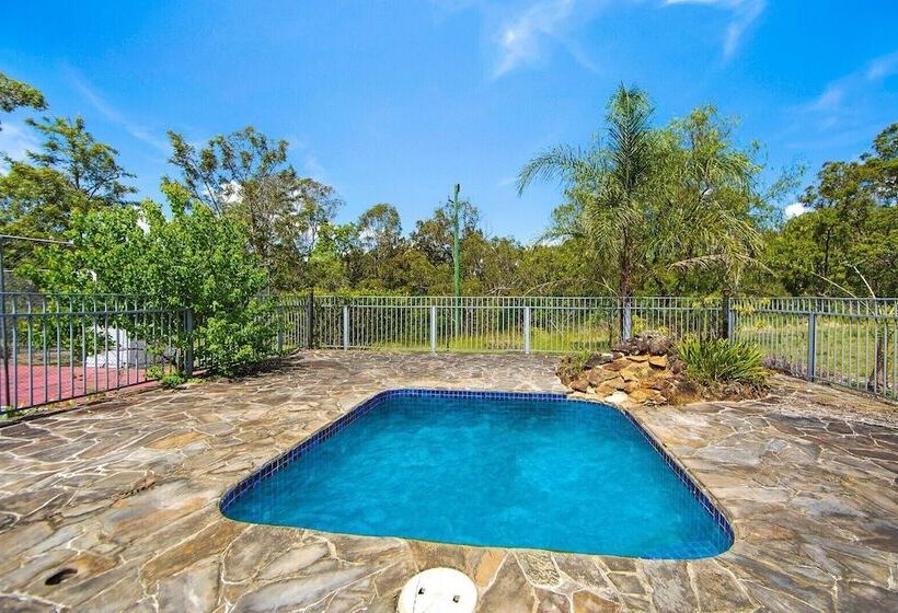 Altamira Along Bakers Creek