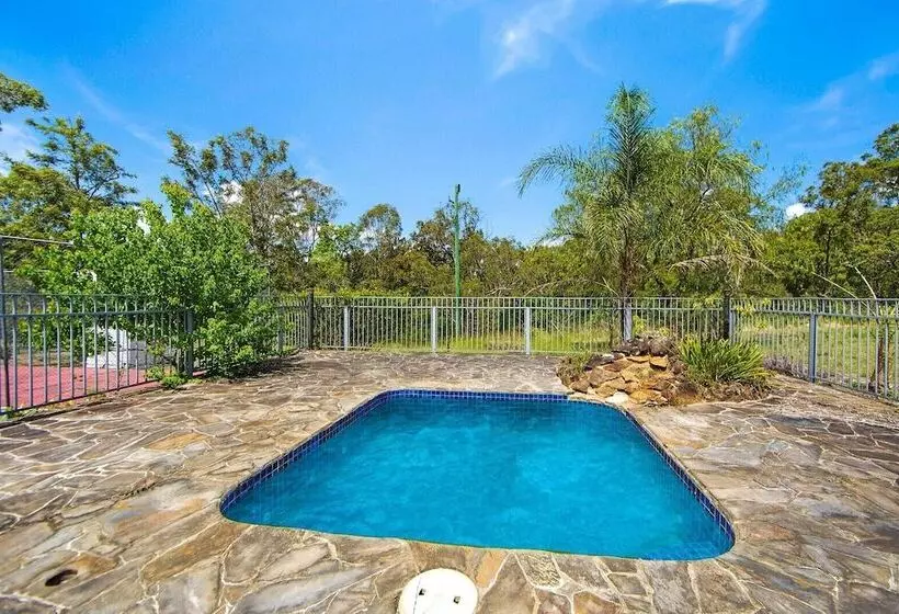 Altamira Along Bakers Creek