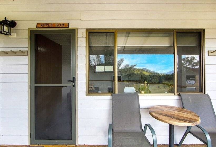 Altamira Along Bakers Creek