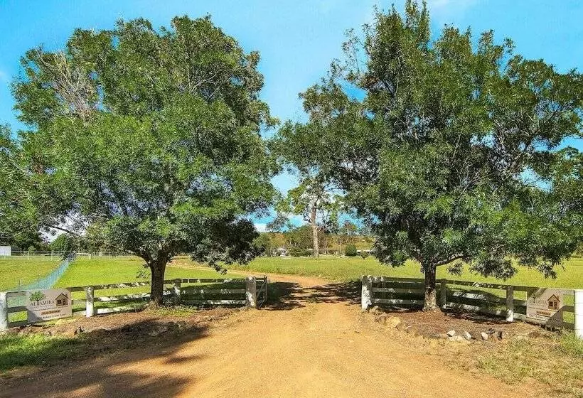 Altamira Along Bakers Creek