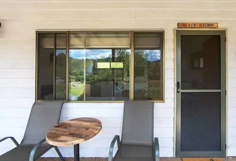 Altamira Along Bakers Creek