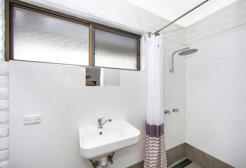 Altamira Along Bakers Creek