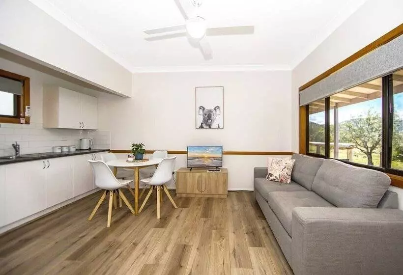 Altamira Along Bakers Creek