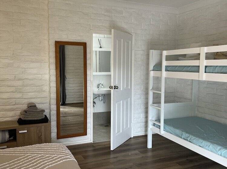 Altamira Along Bakers Creek