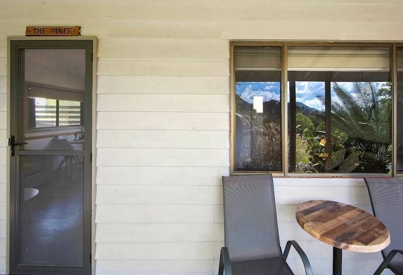 Altamira Along Bakers Creek