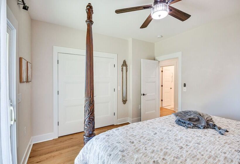 Beachfront Dadeville Family Escape On Lake Martin!