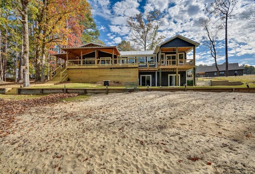 Beachfront Dadeville Family Escape On Lake Martin!