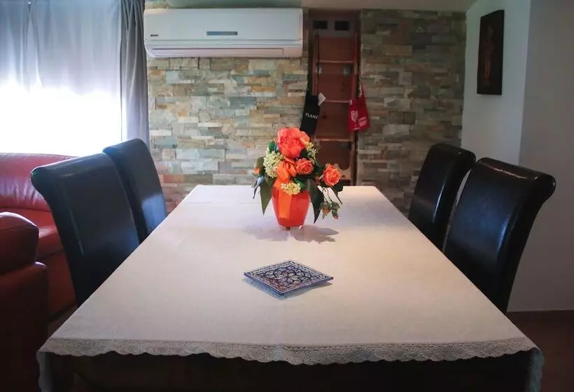 تختخواب و صبحانه Camagna Country House Suite Guttuso