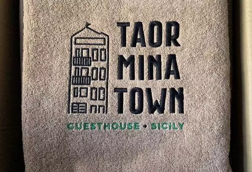 تختخواب و صبحانه Taormina Town   Guesthouse Sicily