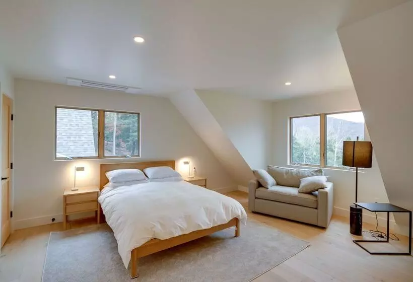 Brand New Luxury Ski Cabin   2 Mi To Windham Mtn!