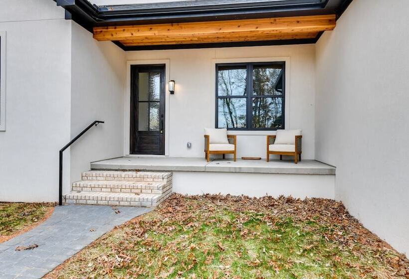 Bright Mooresville Retreat, Steps To Lake Norman!