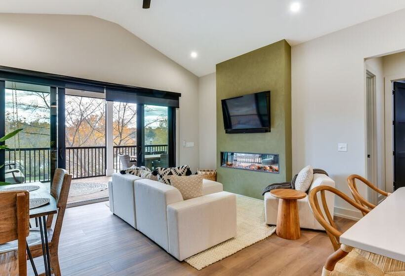 Bright Mooresville Retreat, Steps To Lake Norman!