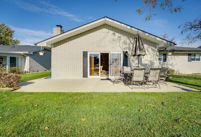 Canal Front Clay Township Gem: Boat & Jet Ski Lift