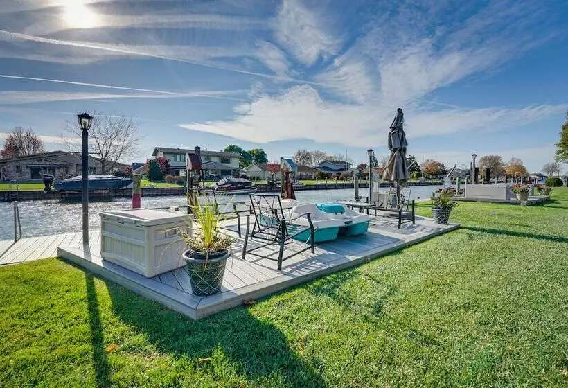 Canal Front Clay Township Gem: Boat & Jet Ski Lift