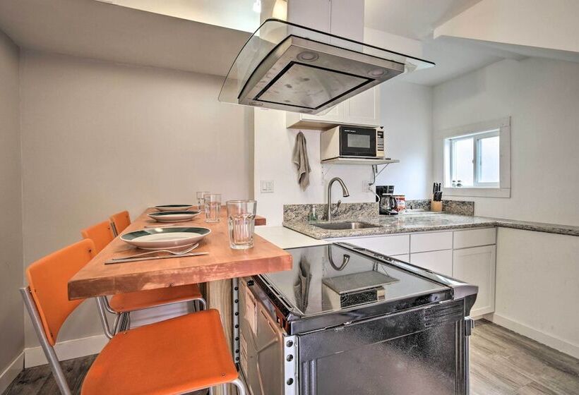 Charming Abode W/ Patio 5 Minutes To Balboa Park!