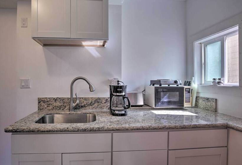 Charming Abode W/ Patio 5 Minutes To Balboa Park!