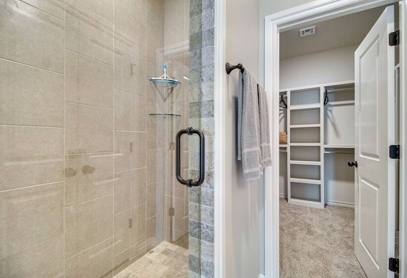 Charming Grove Home W/ Deck Near Grand Lake!